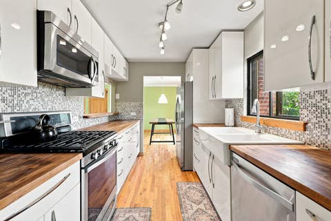 Tiny photo for 935 Anderson Terrace, Des Plaines, IL 60016 (MLS # 12719392)