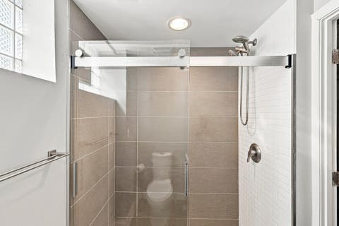 Tiny photo for 935 Anderson Terrace, Des Plaines, IL 60016 (MLS # 12719392)