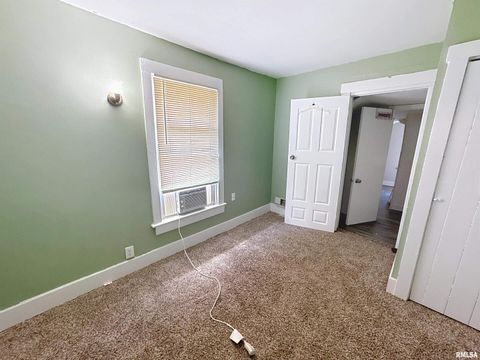 Tiny photo for 420 KIRKWOOD Boulevard, Davenport, IA 52803 (MLS # QC4268029)