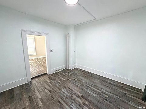 Tiny photo for 420 KIRKWOOD Boulevard, Davenport, IA 52803 (MLS # QC4268029)