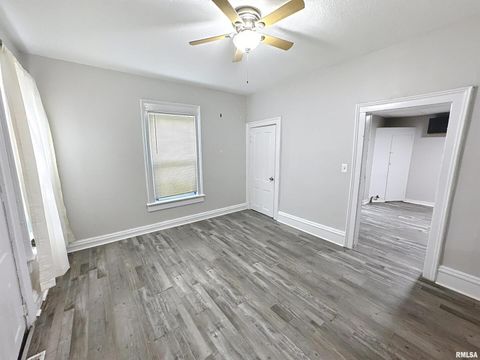 Tiny photo for 420 KIRKWOOD Boulevard, Davenport, IA 52803 (MLS # QC4268029)