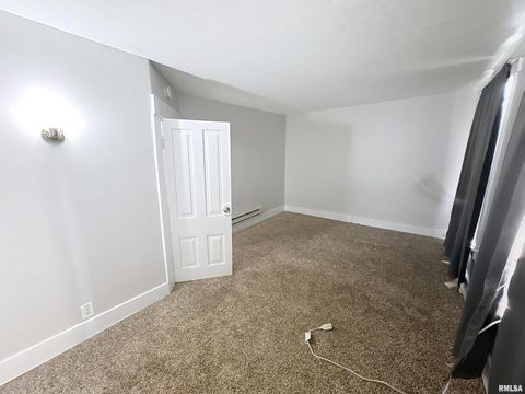 Tiny photo for 420 KIRKWOOD Boulevard, Davenport, IA 52803 (MLS # QC4268029)