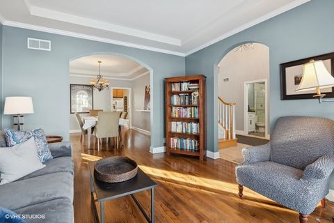 Tiny photo for 816 S Spring Road, Elmhurst, IL 60126 (MLS # 12364332)