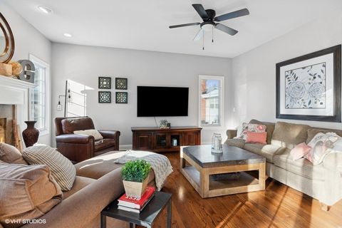 Tiny photo for 816 S Spring Road, Elmhurst, IL 60126 (MLS # 12364332)