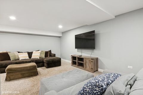 Tiny photo for 816 S Spring Road, Elmhurst, IL 60126 (MLS # 12364332)