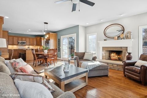 Tiny photo for 816 S Spring Road, Elmhurst, IL 60126 (MLS # 12364332)