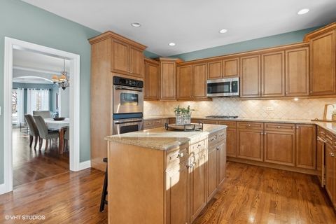 Tiny photo for 816 S Spring Road, Elmhurst, IL 60126 (MLS # 12364332)