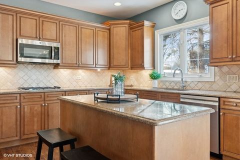Tiny photo for 816 S Spring Road, Elmhurst, IL 60126 (MLS # 12364332)