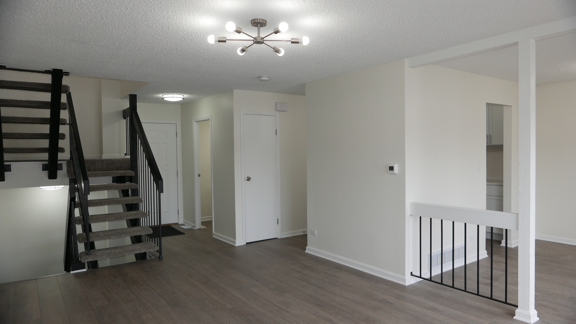 1352 Court Leona