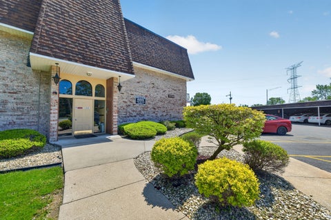 Tiny photo for 3235 S Manor Drive #104, Lansing, IL 60438 (MLS # 12753569)