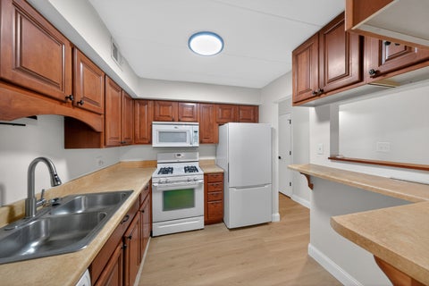Tiny photo for 3235 S Manor Drive #104, Lansing, IL 60438 (MLS # 12753569)