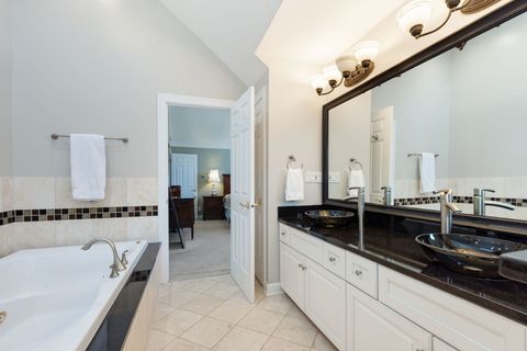 Tiny photo for 148 Jane Court, Clarendon Hills, IL 60514 (MLS # 12628414)