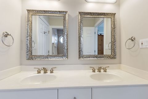 Tiny photo for 148 Jane Court, Clarendon Hills, IL 60514 (MLS # 12628414)