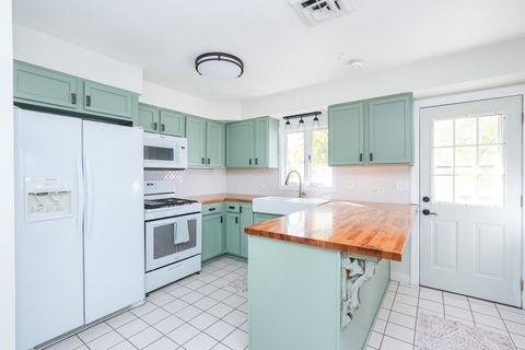 Tiny photo for 375 S Saint Louis Avenue, St. Anne, IL 60964 (MLS # 12505180)