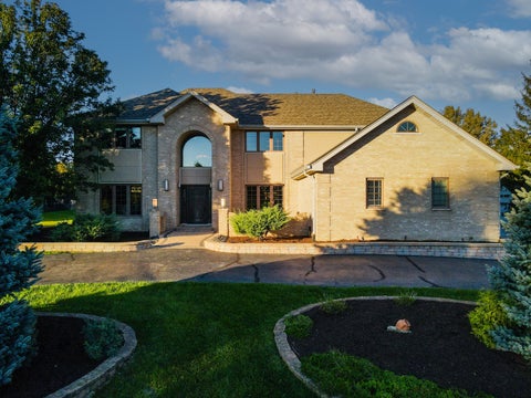 Photo of 13207 HUNT MASTER Lane, Lemont, IL 60439 (MLS # 12779025)