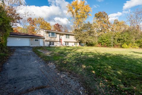 Tiny photo for 26672 W Orchard Avenue, Antioch, IL 60002 (MLS # 12495366)