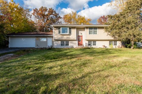 Photo of 26672 W Orchard Avenue, Antioch, IL 60002 (MLS # 12495366) Photo of 26672 W Orchard Avenue, Antioch, IL 60002 (MLS # 12495366)