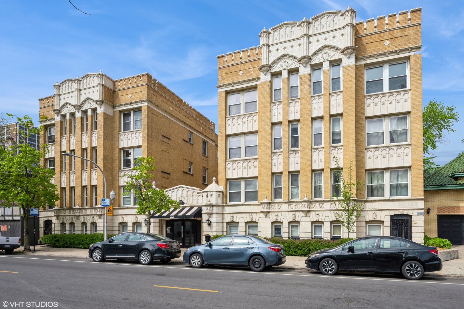 4240 N Clarendon Avenue 301S