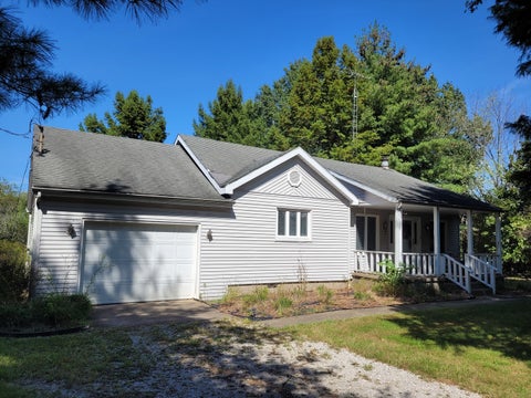 Photo of 11978 E Bunny Farm Road, Mt Vernon, IL 62864 (MLS # 12759012)