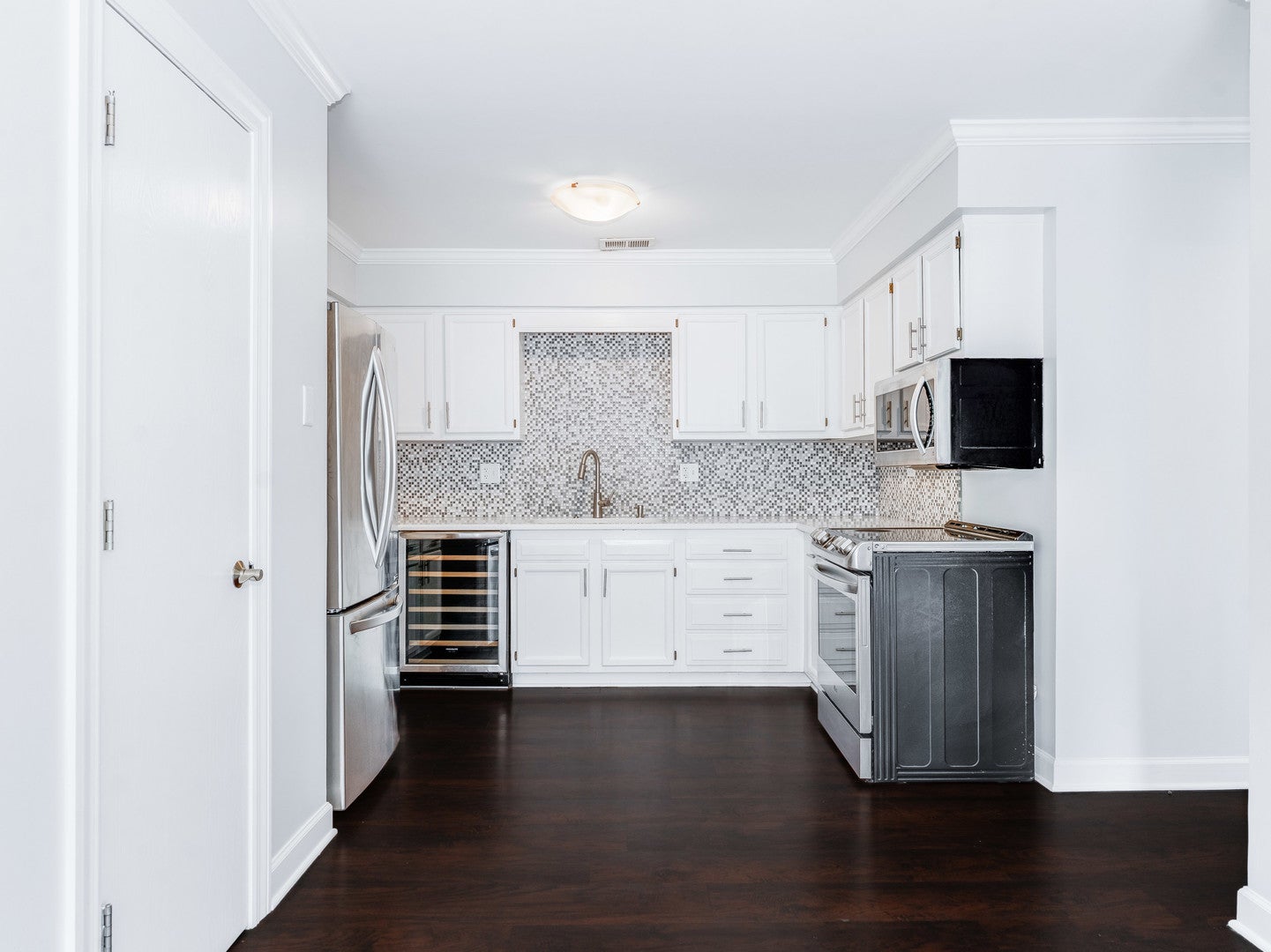 712 W Highland Avenue 6