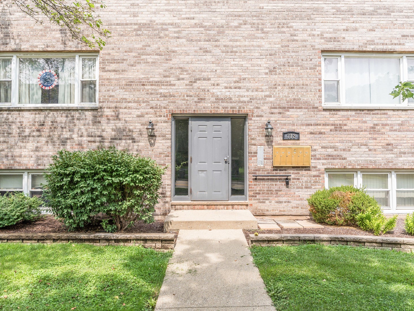 712 W Highland Avenue 6