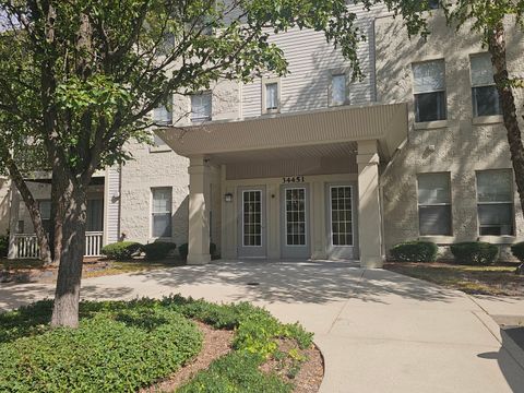 Photo of 34451 N Old Walnut Circle #302, Gurnee, IL 60031 (MLS # 12448777)