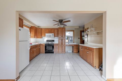 Tiny photo for 500 Grosvenor Place, Chicago Heights, IL 60411 (MLS # 12510001)