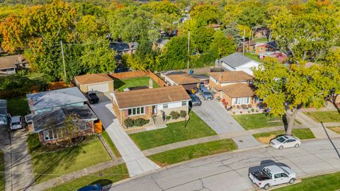 Tiny photo for 500 Grosvenor Place, Chicago Heights, IL 60411 (MLS # 12510001)