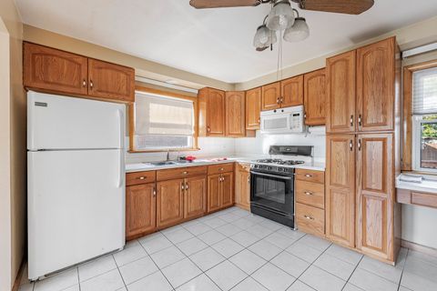 Tiny photo for 500 Grosvenor Place, Chicago Heights, IL 60411 (MLS # 12510001)