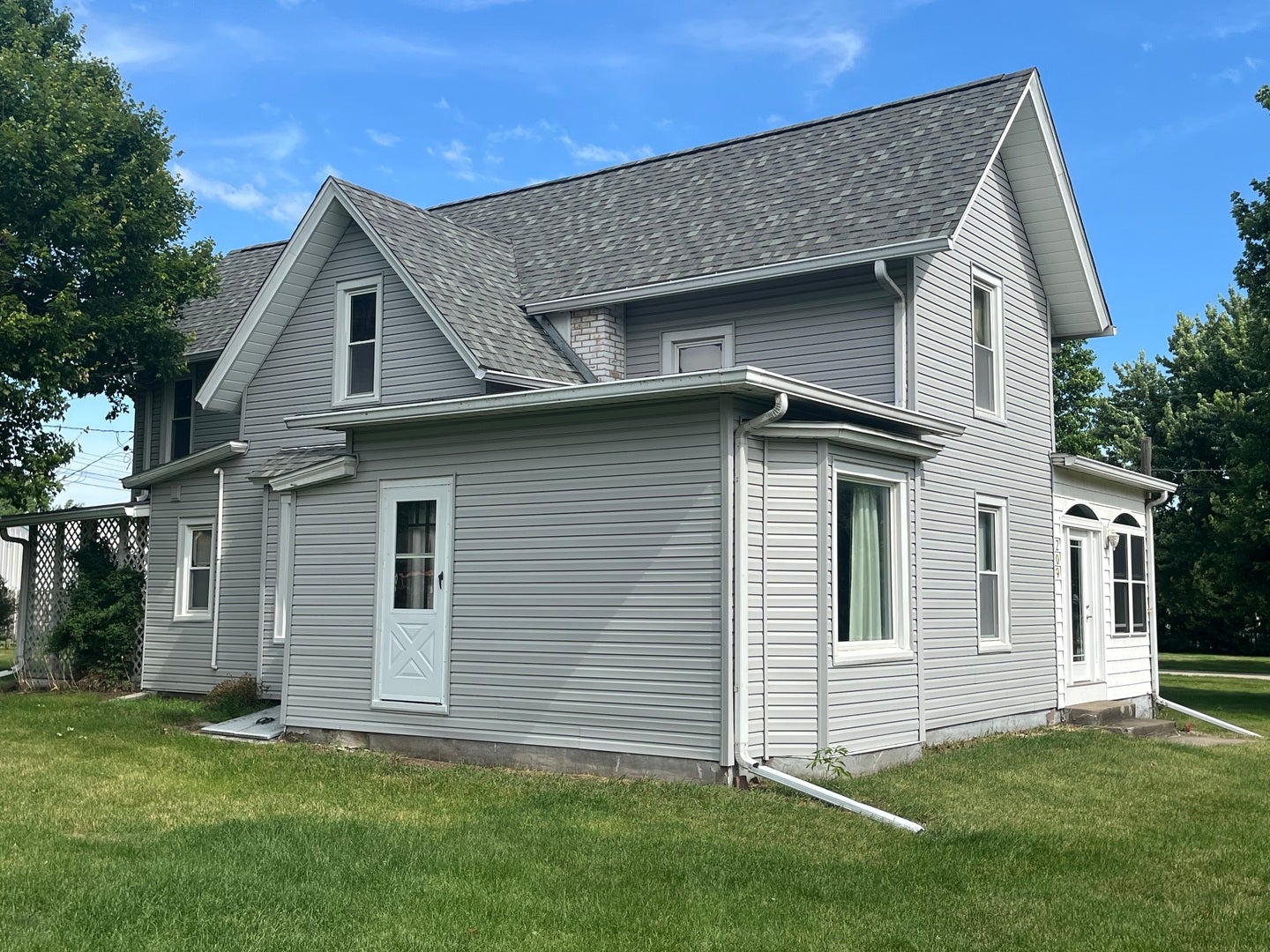 209 N School Street