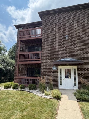 1000 SPRUCE ST APT 1A, GLENDALE HEIGHTS, IL 60139 - Image 2ca64e63d4a72caa5341a9d4a6cd3de4/653639119