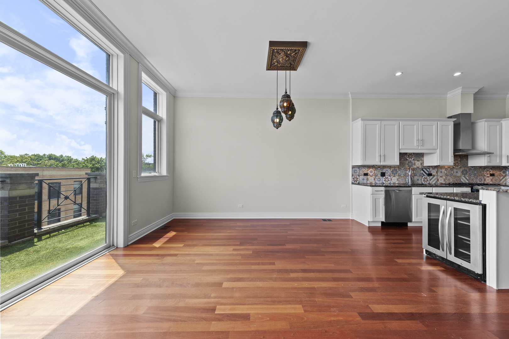 1428 W Irving Park Road 4