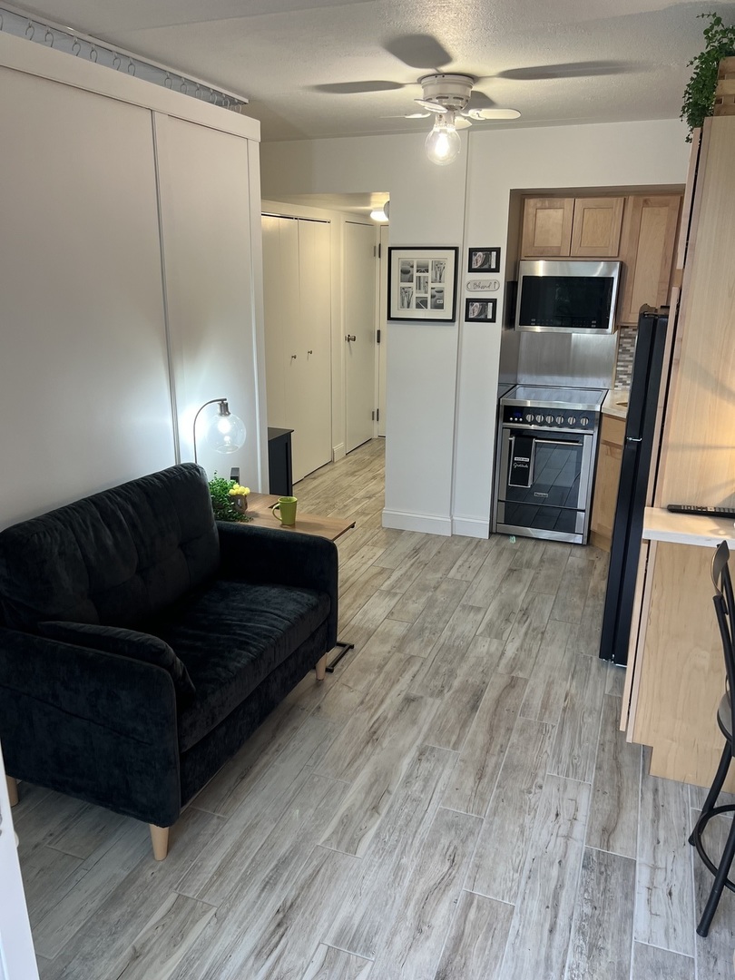 255 S West Avenue S 403