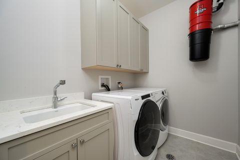 Tiny photo for 2730 N Magnolia Avenue, Chicago, IL 60614 (MLS # 12468551)