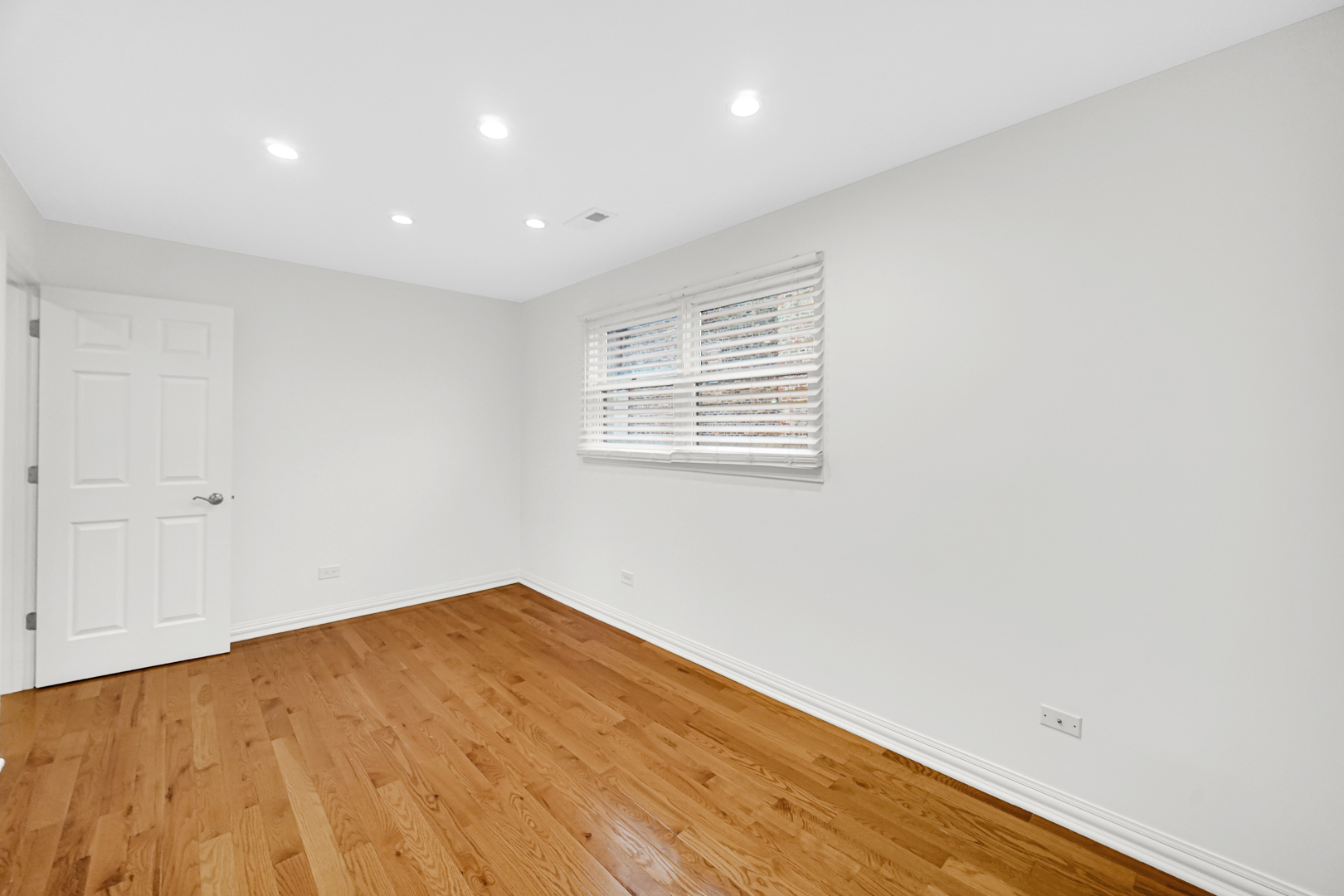 2218 W Augusta Boulevard 1