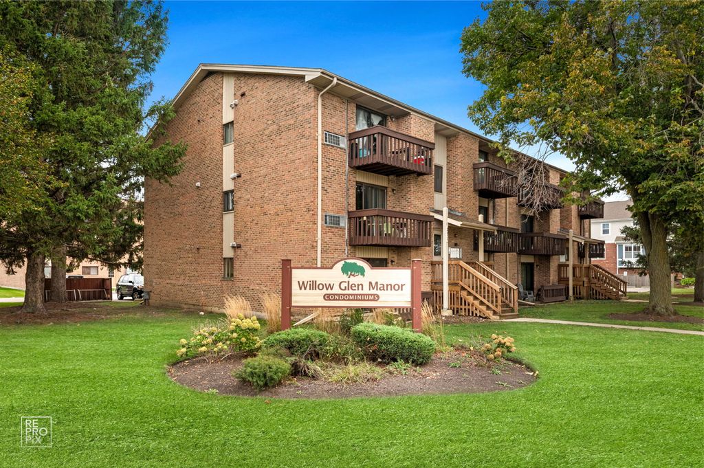 Photo for 271 Northgate Parkway #1B, Wheeling, IL 60090 (MLS # 12506575)