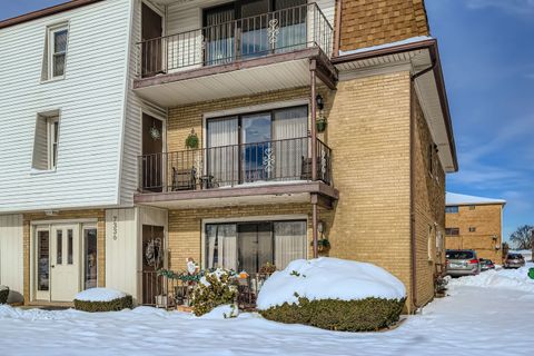 Tiny photo for 7336 86th Street W #2B, Bridgeview, IL 60455 (MLS # 12406773)