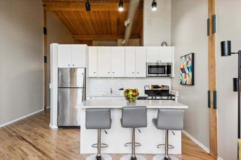Tiny photo for 2654 W Medill Avenue #308, Chicago, IL 60647 (MLS # 12660023)