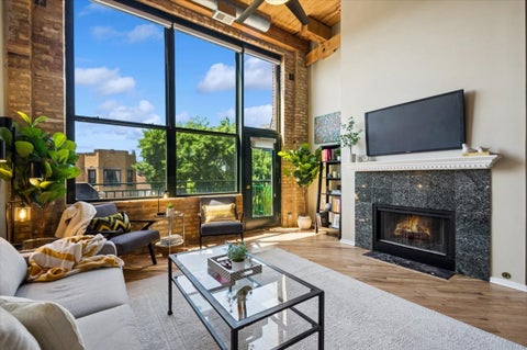 Tiny photo for 2654 W Medill Avenue #308, Chicago, IL 60647 (MLS # 12660023)