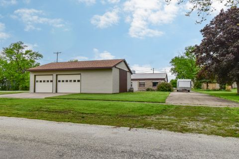 Tiny photo for 103 S 4th Street, Chatsworth, IL 60921 (MLS # 12642252)