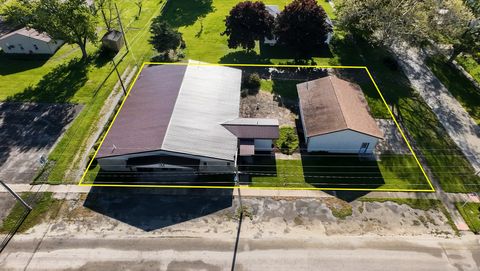 Tiny photo for 103 S 4th Street, Chatsworth, IL 60921 (MLS # 12642252)