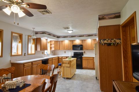 Tiny photo for 103 S 4th Street, Chatsworth, IL 60921 (MLS # 12642252)
