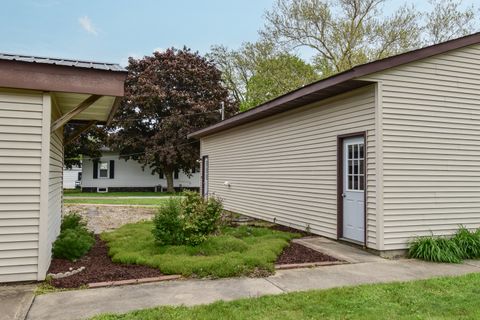 Tiny photo for 103 S 4th Street, Chatsworth, IL 60921 (MLS # 12642252)