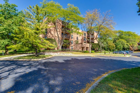 Tiny photo for 1066 Shermer Road #43, Northbrook, IL 60062 (MLS # 12776425)