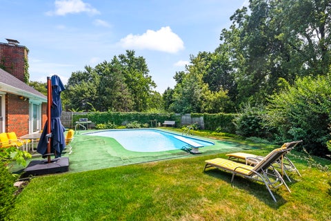 Tiny photo for 1 Oak Creek Road, Rolling Meadows, IL 60008 (MLS # 12691445)