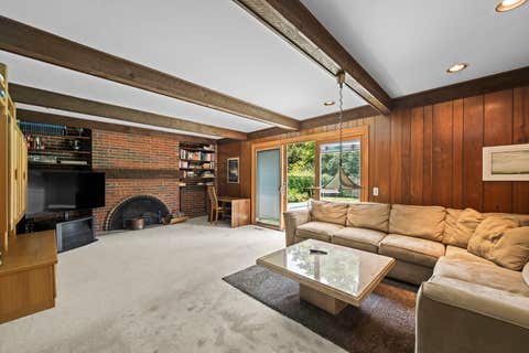 Tiny photo for 1 Oak Creek Road, Rolling Meadows, IL 60008 (MLS # 12691445)