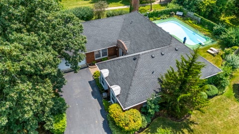 Tiny photo for 1 Oak Creek Road, Rolling Meadows, IL 60008 (MLS # 12691445)