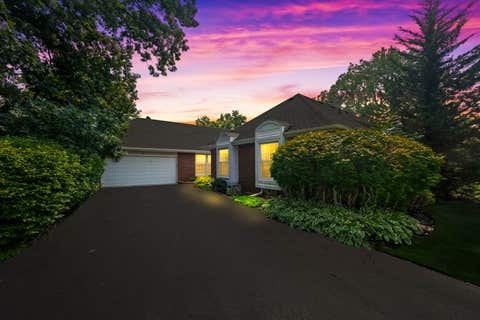 Tiny photo for 1 Oak Creek Road, Rolling Meadows, IL 60008 (MLS # 12691445)