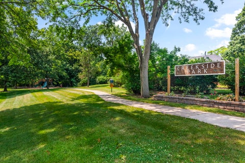Tiny photo for 1 Oak Creek Road, Rolling Meadows, IL 60008 (MLS # 12691445)