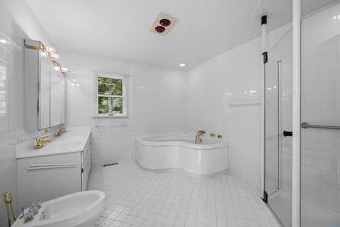 Tiny photo for 1 Oak Creek Road, Rolling Meadows, IL 60008 (MLS # 12691445)